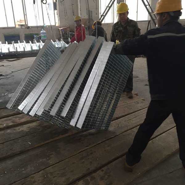 年關(guān)將至鋼格板價格急劇攀升